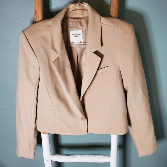Abercrombie & Fitch Jackets & Blazers - Abercrombie & Fitch cropped blazer Medium
